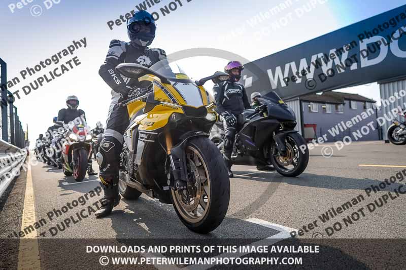 donington no limits trackday;donington park photographs;donington trackday photographs;no limits trackdays;peter wileman photography;trackday digital images;trackday photos